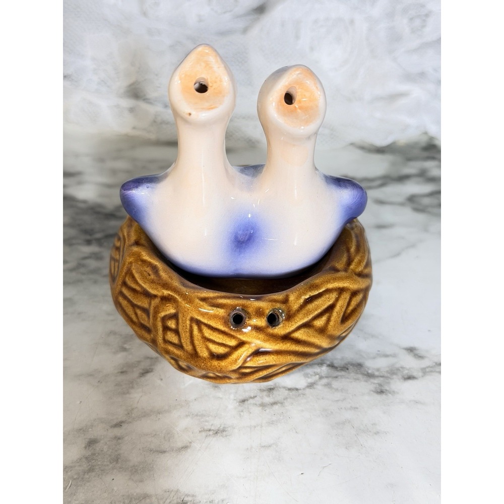 Vallona Starr Ceramic Pink Baby Birds In Nest Salt & Pepper Shakers Set (A3170)